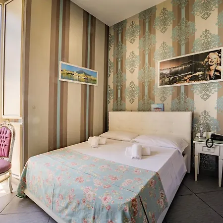Hotel New Sayonara Nápoles
