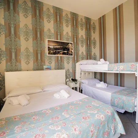 Hotel New Sayonara Nápoles