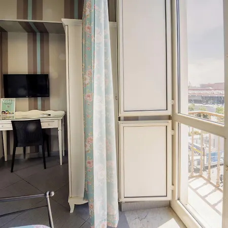 호텔 New Sayonara 나폴리