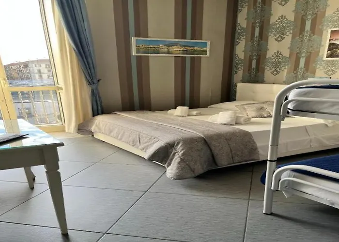 Hotel New Sayonara Neapol